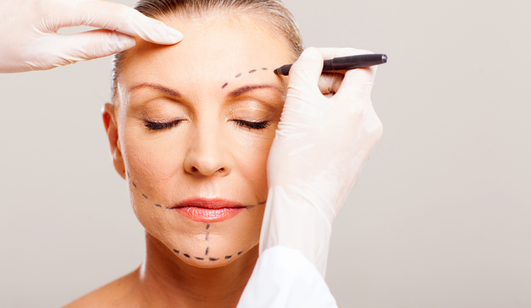 The Differences Between Reconstructive Surgery and Cosmetic Surgery